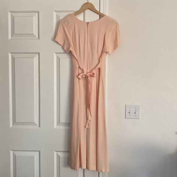 Expo Petite vintage peach midi dress with ribbon collar. - Picture 13 of 15